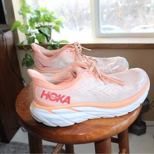Women's sz 8 Hoka Clifton Running Shoes